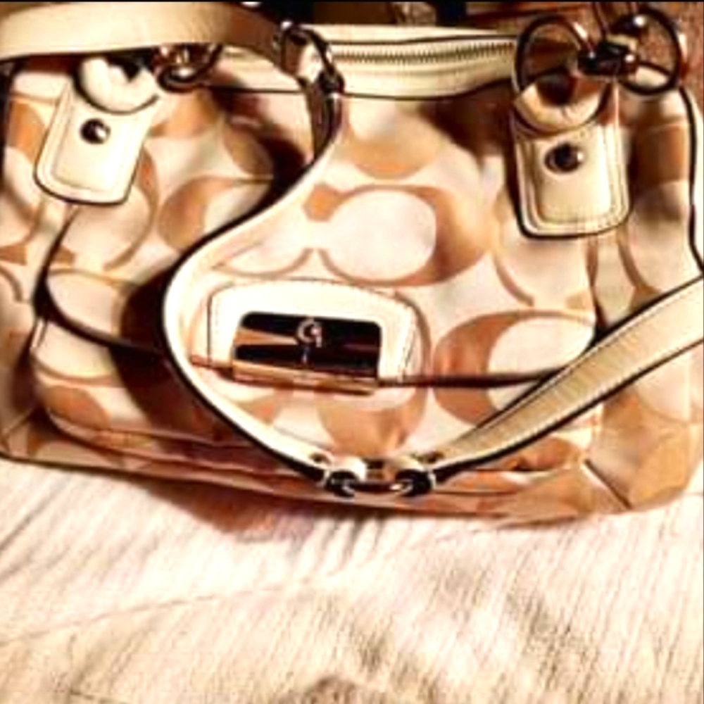 BRAND NEW COACH SIGNATURE BAG